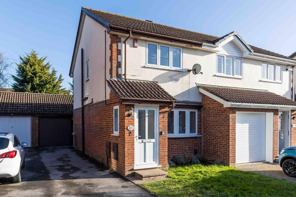 2 Bedroom House-Driveway - Bournemouth Hospital - Long Stay Discounts - Lima Apartments Ltd Exterior foto