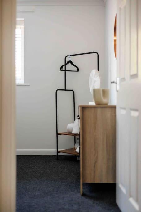 2 Bedroom House-Driveway - Bournemouth Hospital - Long Stay Discounts - Lima Apartments Ltd Exterior foto