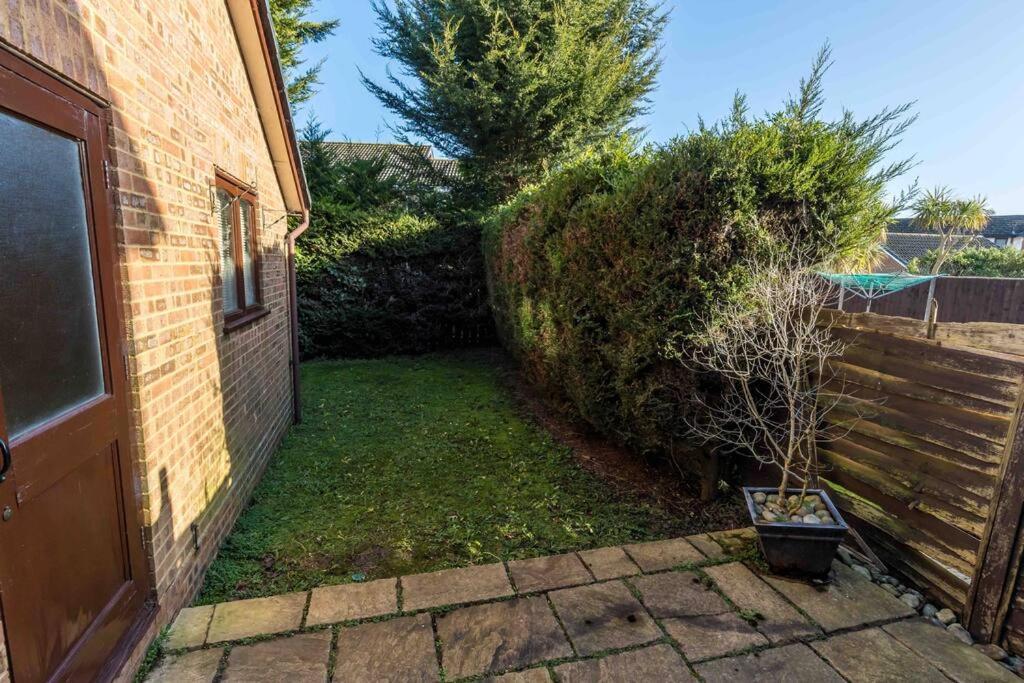 2 Bedroom House-Driveway - Bournemouth Hospital - Long Stay Discounts - Lima Apartments Ltd Exterior foto